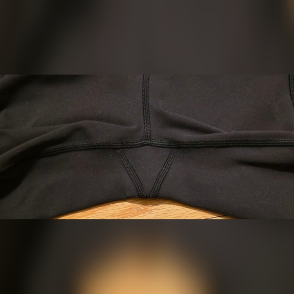 Lululemon Women's 6 Black In Movement High-Waisted Everlux Leggings - Picture 9 of 13